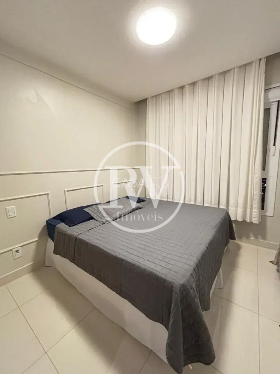 Apartamento de Alto Padrão com 182m² à Venda no 31º Andar | 3 Suítes | Nascente