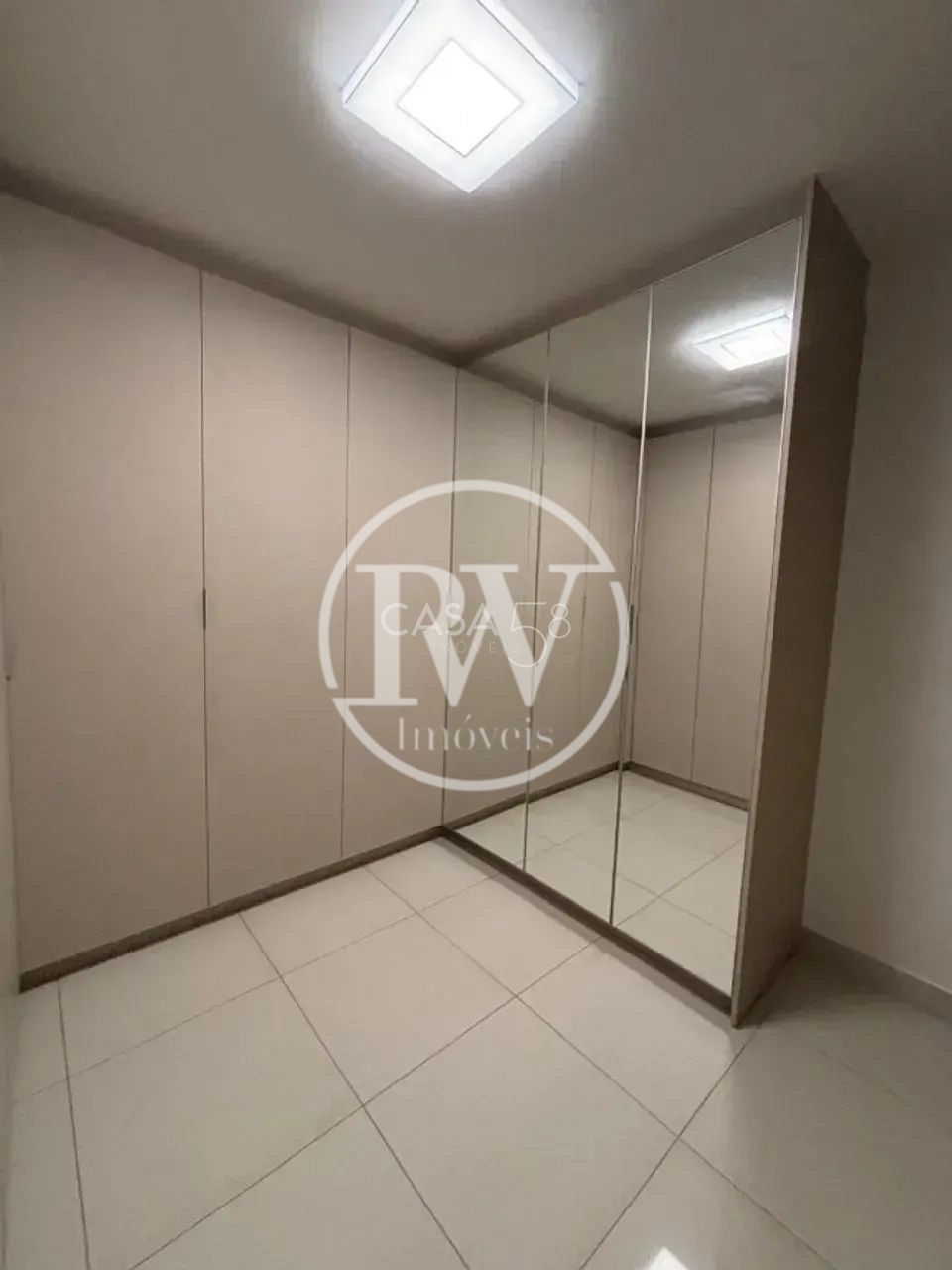Apartamento de Alto Padrão com 182m² à Venda no 31º Andar | 3 Suítes | Nascente