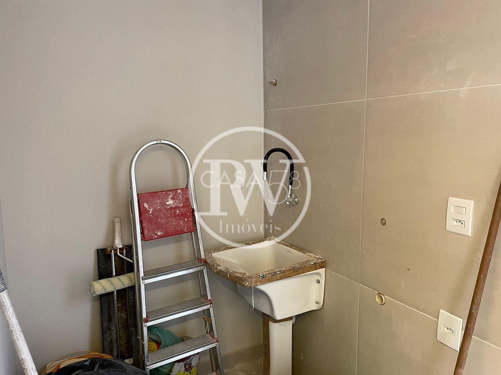 Apartamento Reformado no Setor Bueno - 2 Quartos, Suíte, Home Office e 84 m²