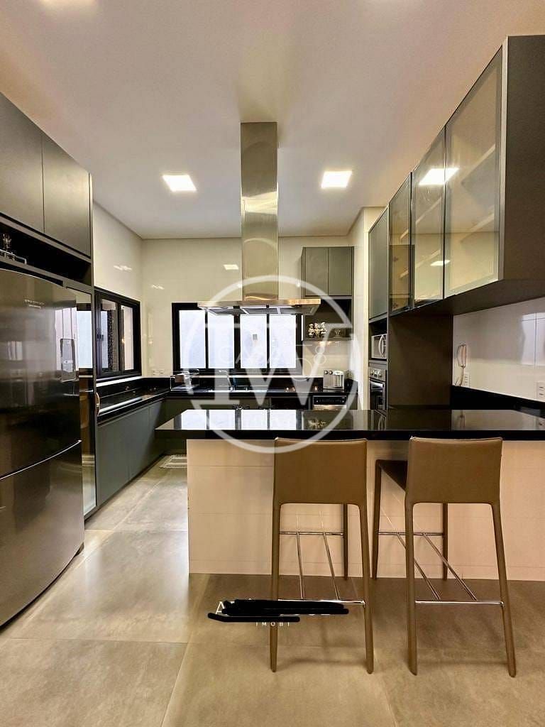 Casa a Venda no Condomínio GREEN PARK, 4 quartos sendo 4 suites , Goiânia, GO.