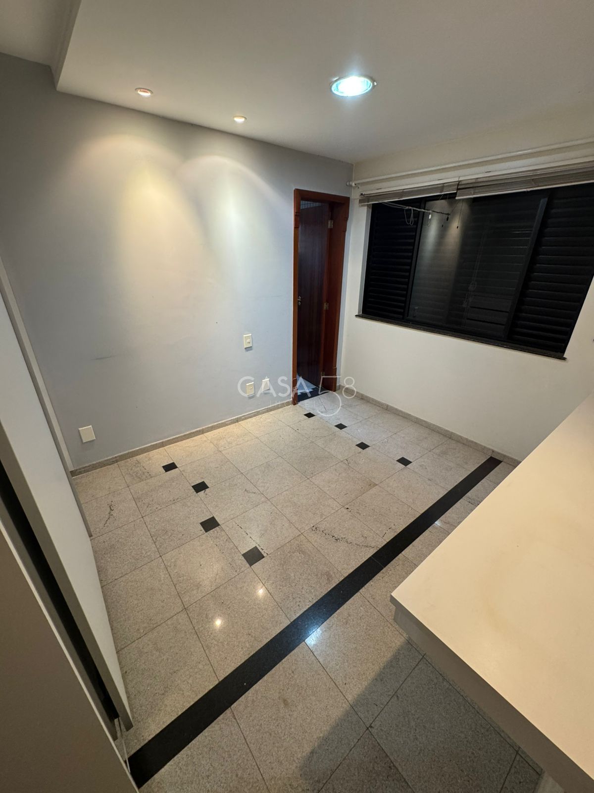 Apartamento à venda no Edifício Mares do Sul – 4 suítes, 182m², 3 vagas