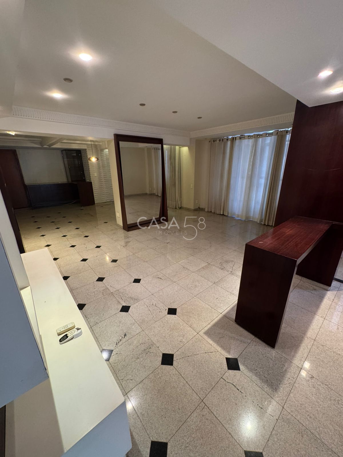 Apartamento à venda no Edifício Mares do Sul – 4 suítes, 182m², 3 vagas