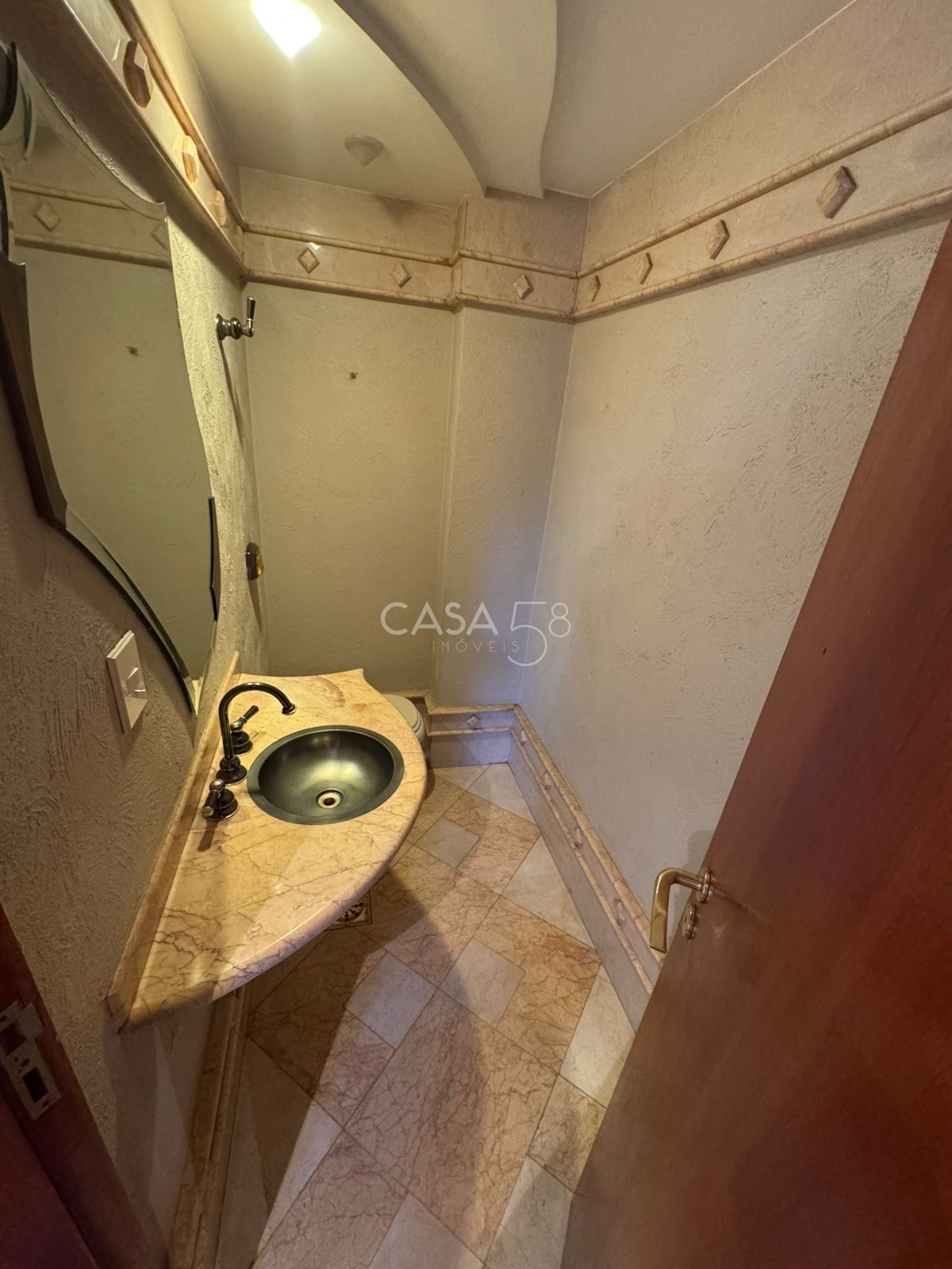 Apartamento à venda no Edifício Mares do Sul – 4 suítes, 182m², 3 vagas