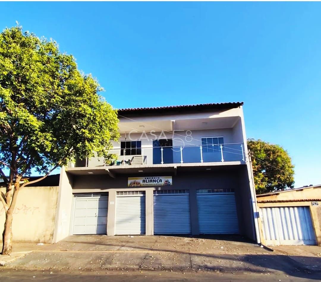 Sobrado Residencial e Comercial à Venda – 4 Quartos 2 Suítes | 373m² Construidos