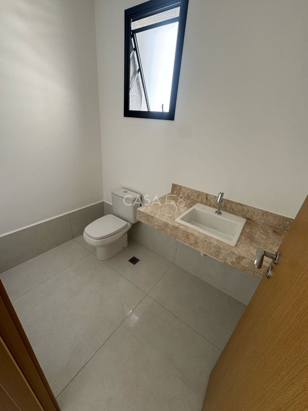 Apartamento de Alto Padrão no Cristal Tower – Setor Bueno, 202 m² | 4 Suítes