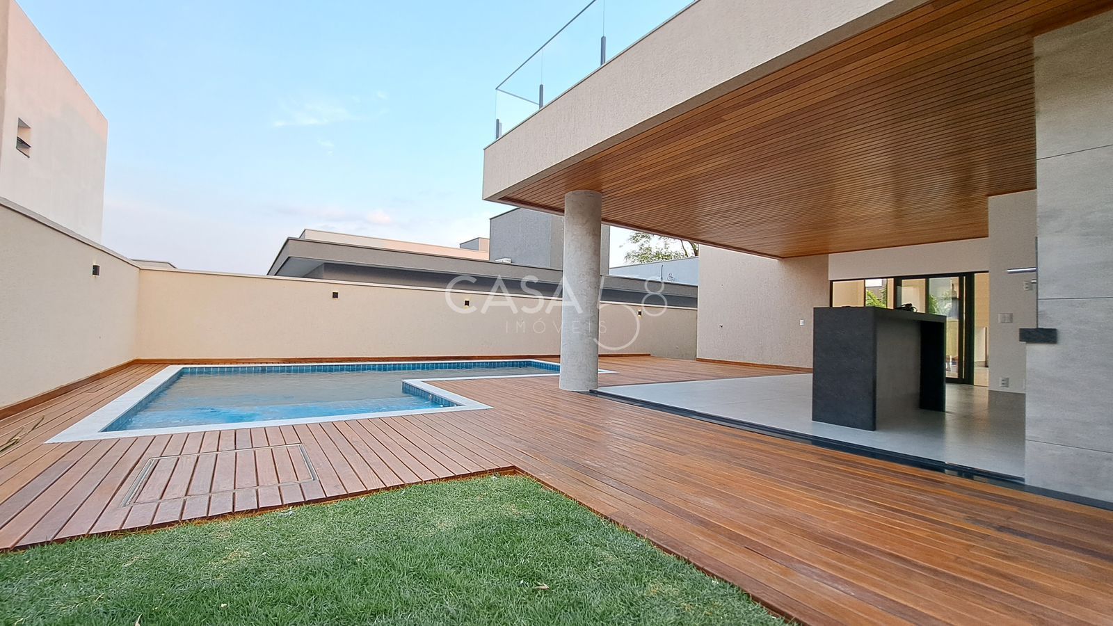 Sobrado 4 Suítes – 270m² Construídos – 470m² Terreno –Portal do Sol Golf Garden