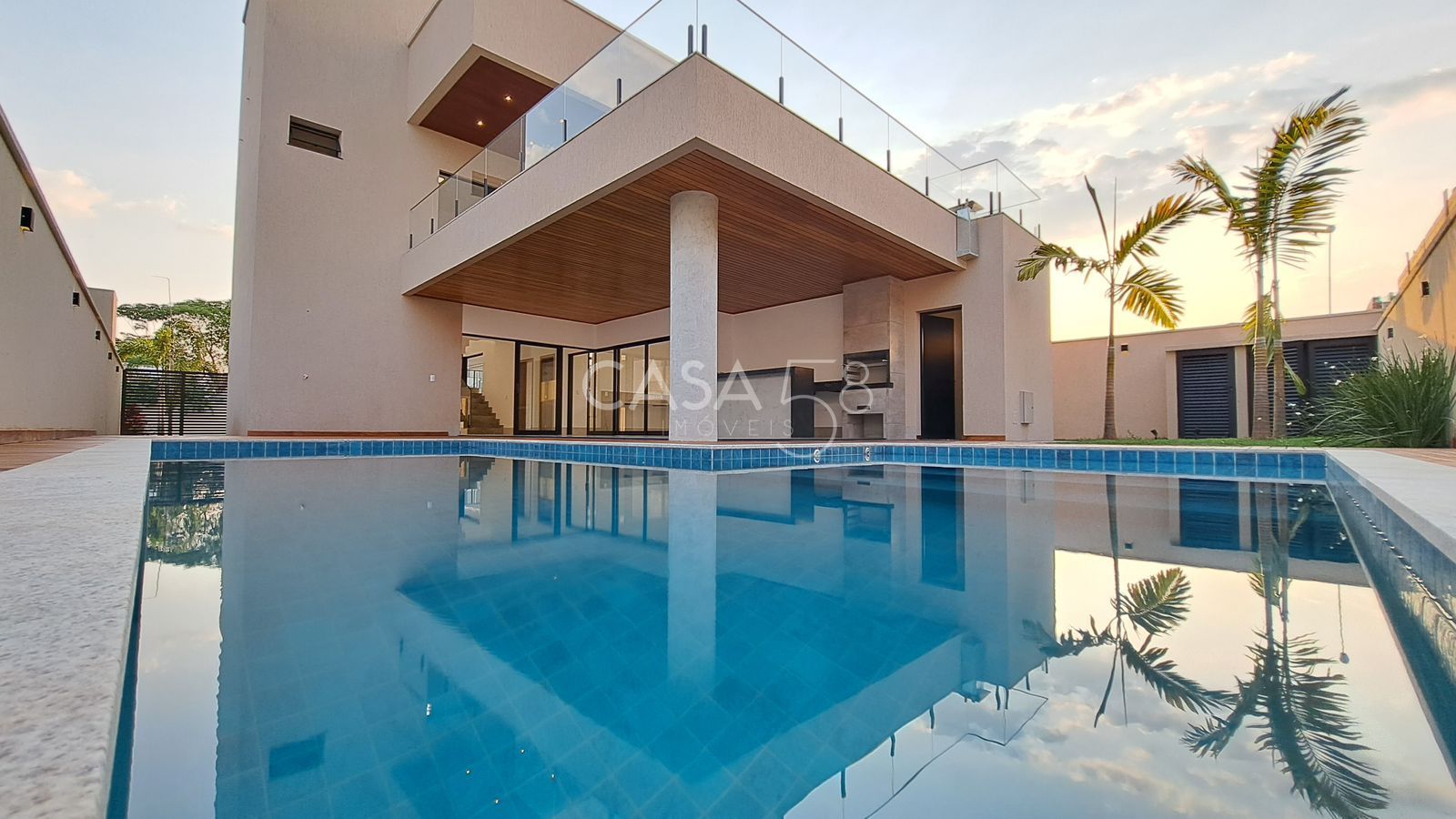 Sobrado 4 Suítes – 270m² Construídos – 470m² Terreno –Portal do Sol Golf Garden