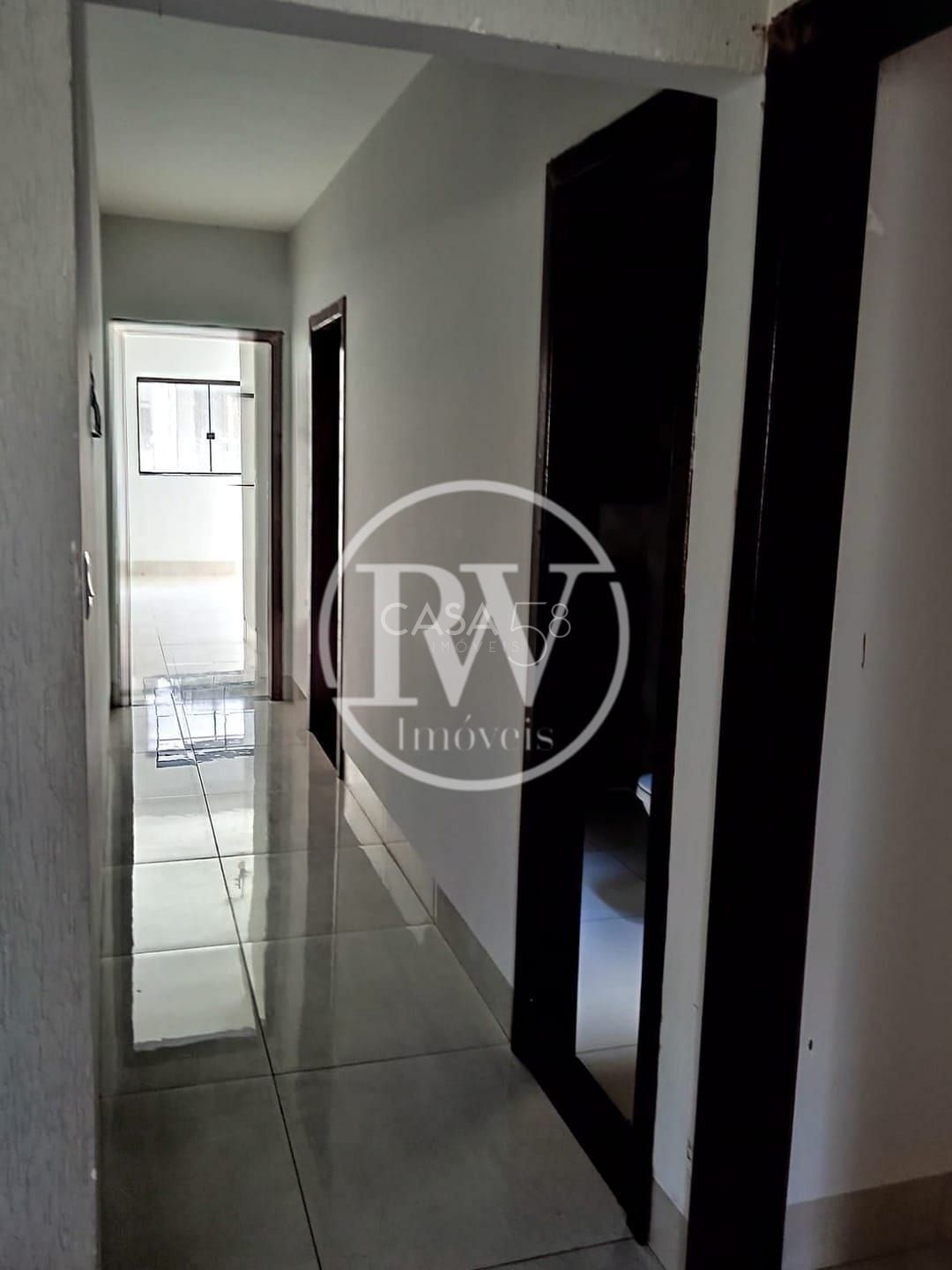 Casa Ampla com Sala Comercial – 3 Quartos + Espaço para Negócio – 170m²