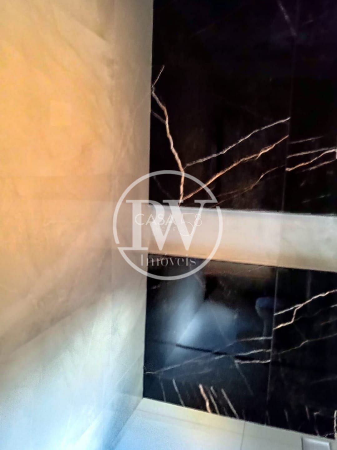 Casa Ampla com Sala Comercial – 3 Quartos + Espaço para Negócio – 170m²