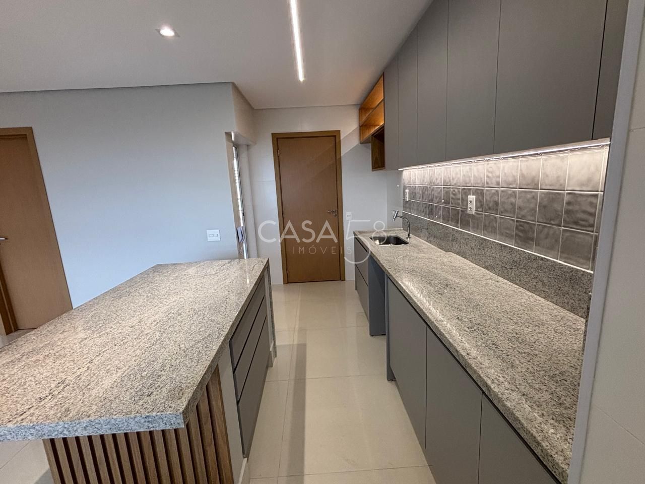 Apartamento de 139 m² com 3 Suítes e Varanda Gourmet – Localização Privilegiada