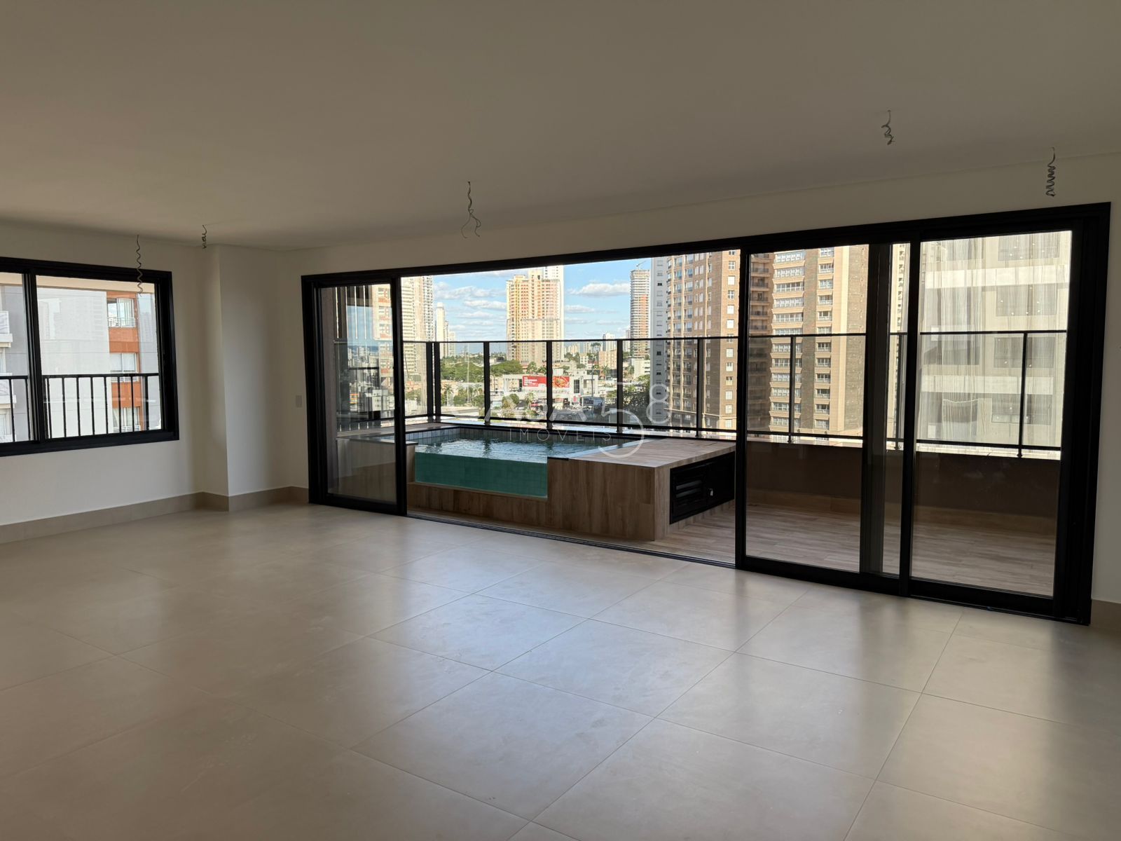Apartamento Exclusivo no Terraço Bougainville – 248m²