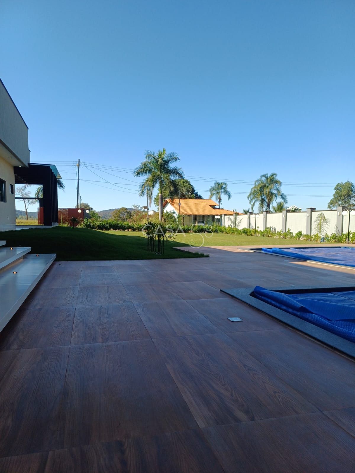 Casa Térrea de Alto Padrão – 3 Suítes | 15 km de Goiânia | 2.000 m² de terreno