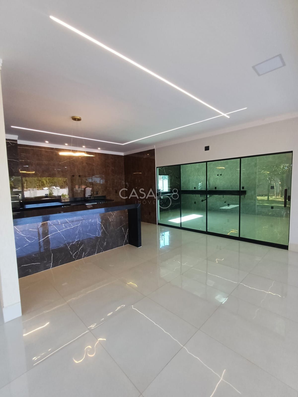 Casa Térrea de Alto Padrão – 3 Suítes | 15 km de Goiânia | 2.000 m² de terreno