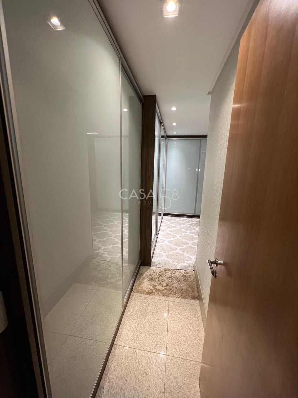 Apartamento Mobiliado no Residencial Gran Swiss – 4 Suítes – 3 Vagas, Escaninho