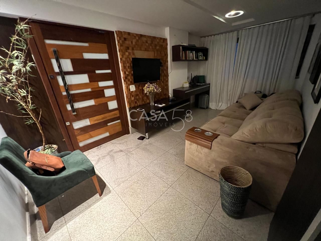 Apartamento Mobiliado no Residencial Gran Swiss – 4 Suítes – 3 Vagas, Escaninho