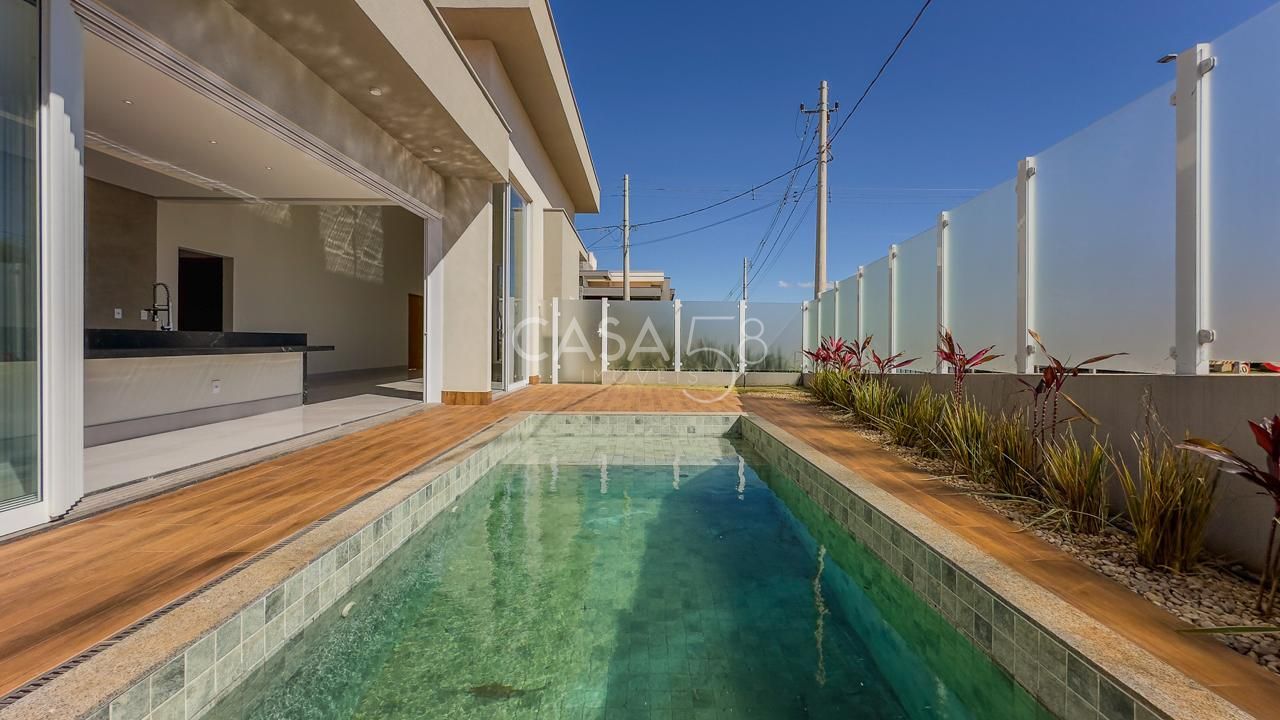 Casa Térrea de Alto Padrão à Venda | 3 Suítes | Piscina | Área Gourmet