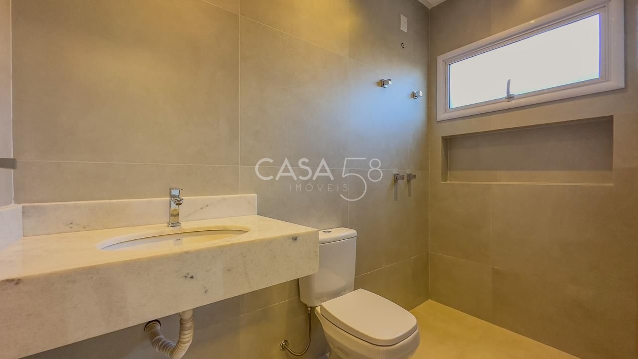 Casa Térrea de Alto Padrão à Venda | 3 Suítes | Piscina | Área Gourmet