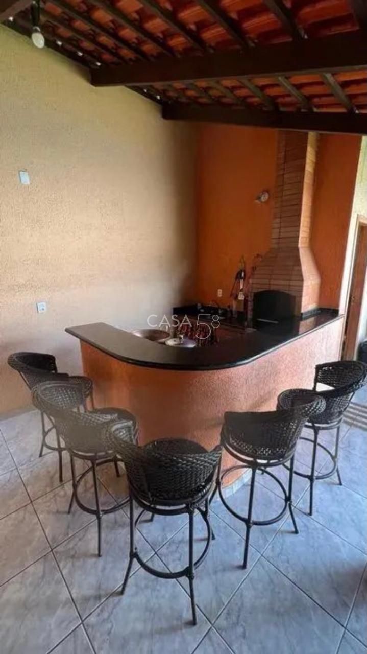 Casa Ampla à Venda – 3/4 com Suíte, Piscina e Escritório – 420m² de Terreno