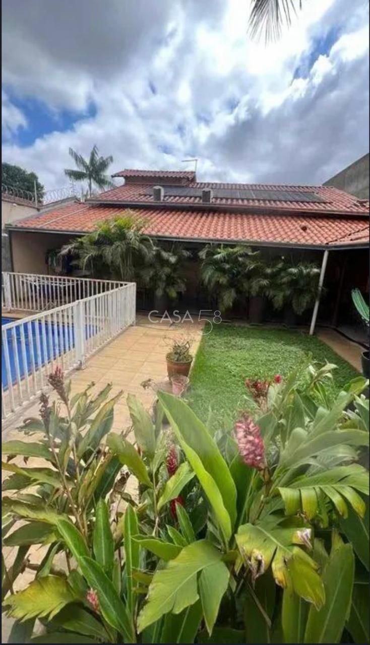 Casa Ampla à Venda – 3/4 com Suíte, Piscina e Escritório – 420m² de Terreno