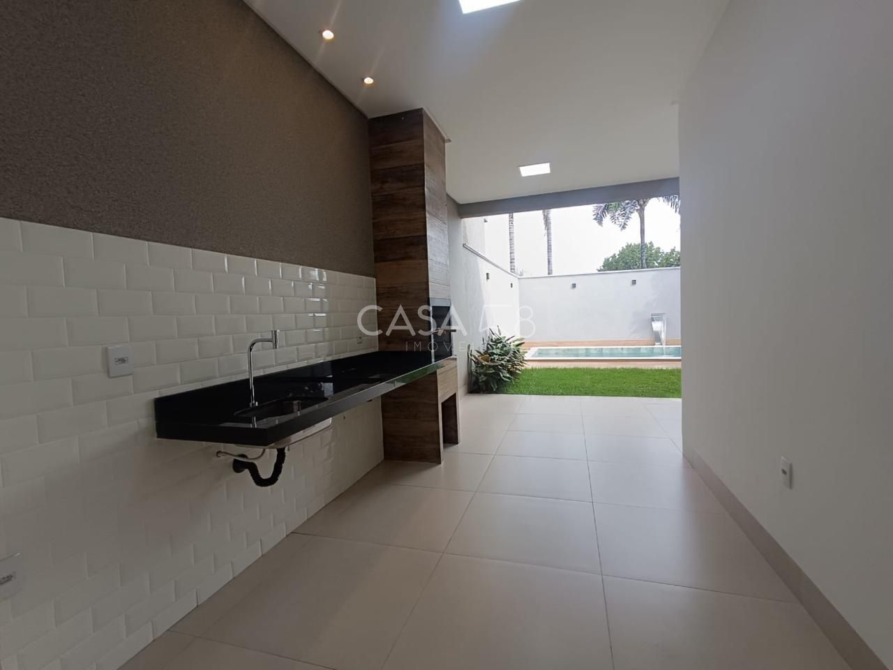 Casa Térrea Moderna com 3 Suítes, Piscina e Gourmet – 160m² Construídos
