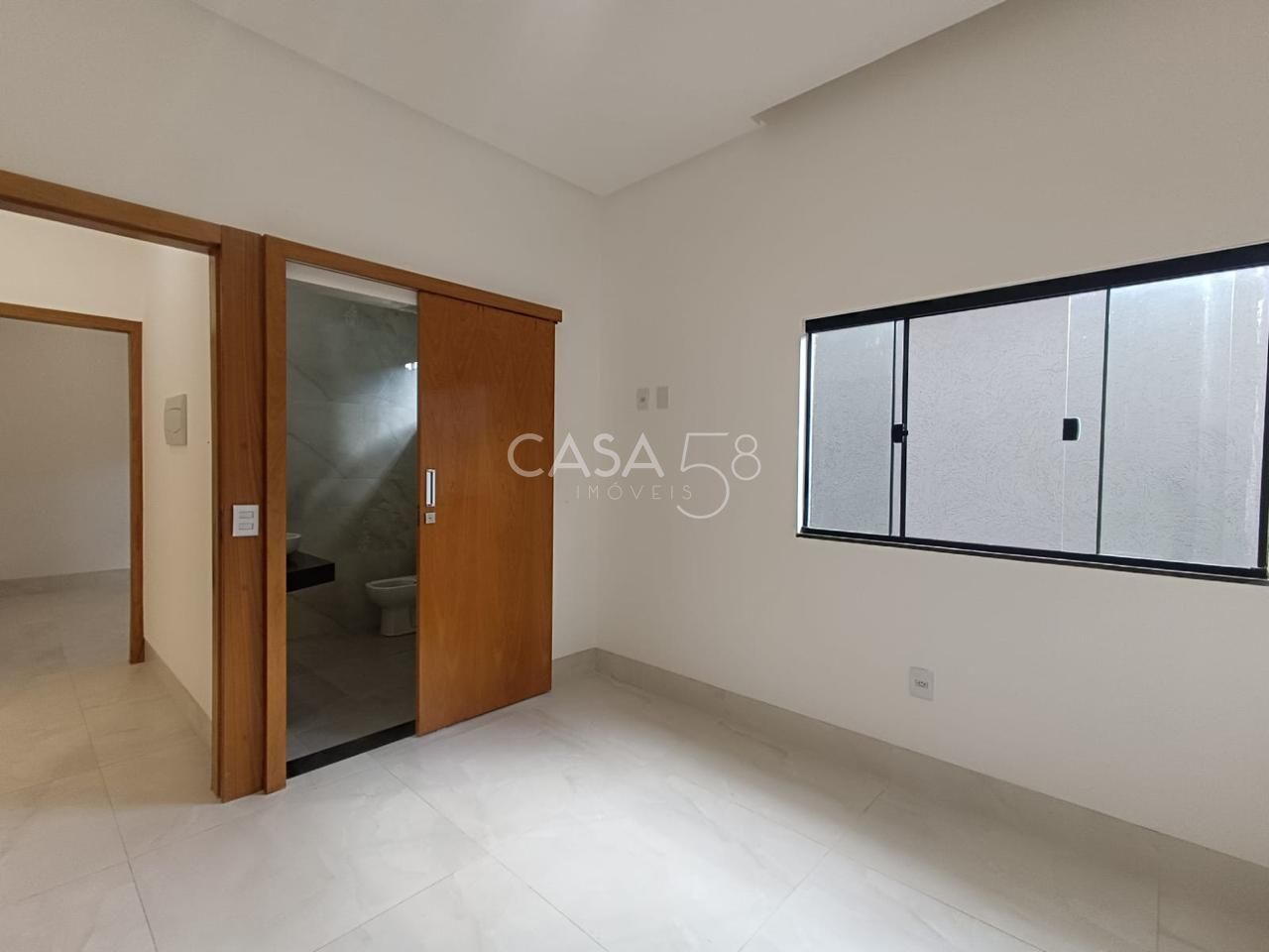 Casa Térrea Moderna com 3 Suítes, Piscina e Gourmet – 160m² Construídos