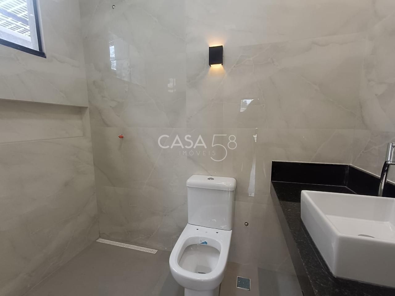 Casa Térrea Moderna com 3 Suítes, Piscina e Gourmet – 160m² Construídos