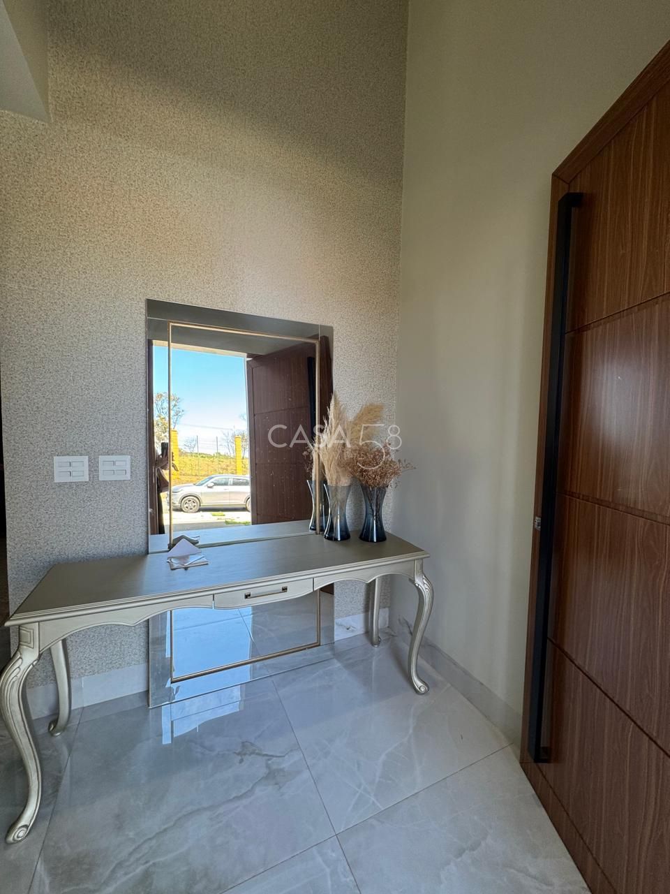 Sobrado de Luxo à Venda no Alphaville Araguaia - 5 suites - 2 lavabos - 403m²