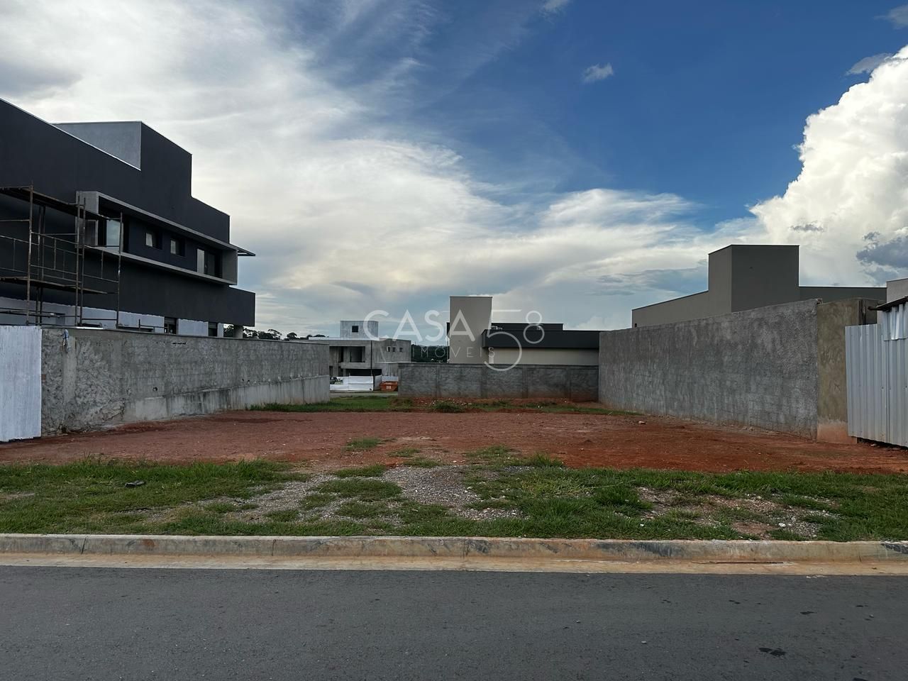 Vendo Lote no Jardins França – Excelente Localização e Pronto para Construir