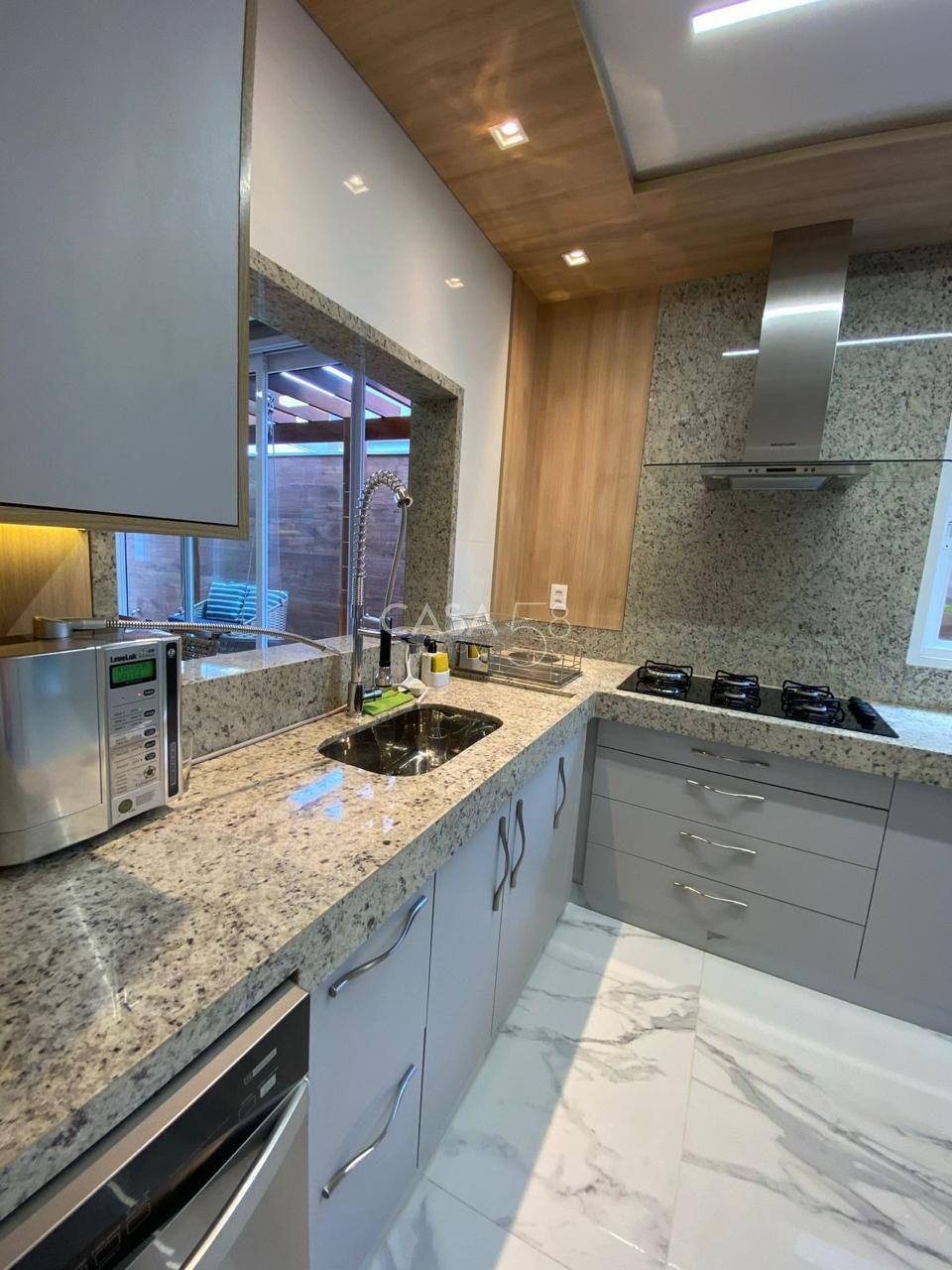 Casa Térrea de Alto Padrão no Jardins Verona – Goiânia/GO | 4 Suítes, Piscina