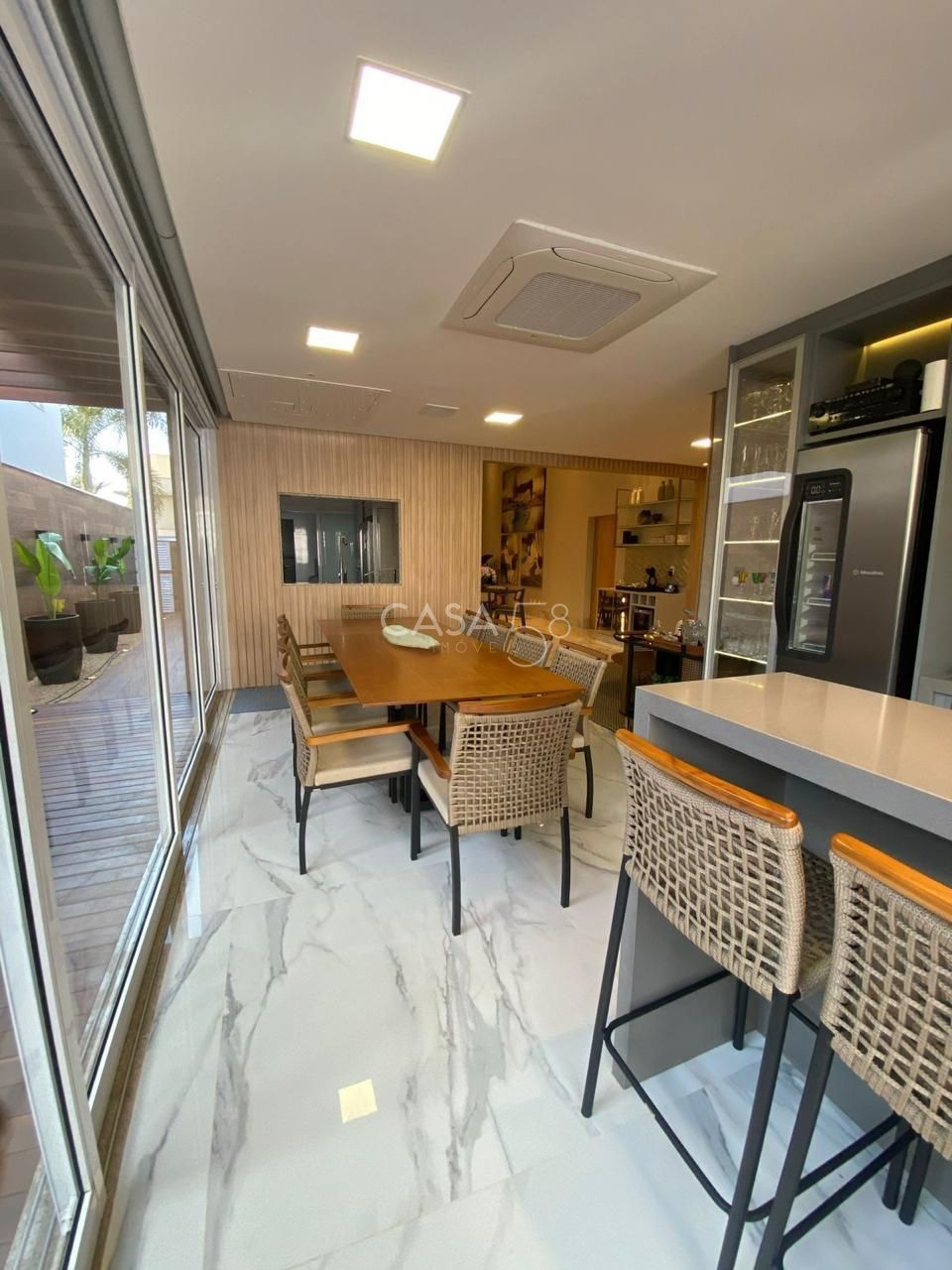 Casa Térrea de Alto Padrão no Jardins Verona – Goiânia/GO | 4 Suítes, Piscina