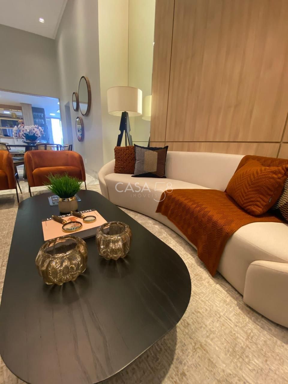 Casa Térrea de Alto Padrão no Jardins Verona – Goiânia/GO | 4 Suítes, Piscina