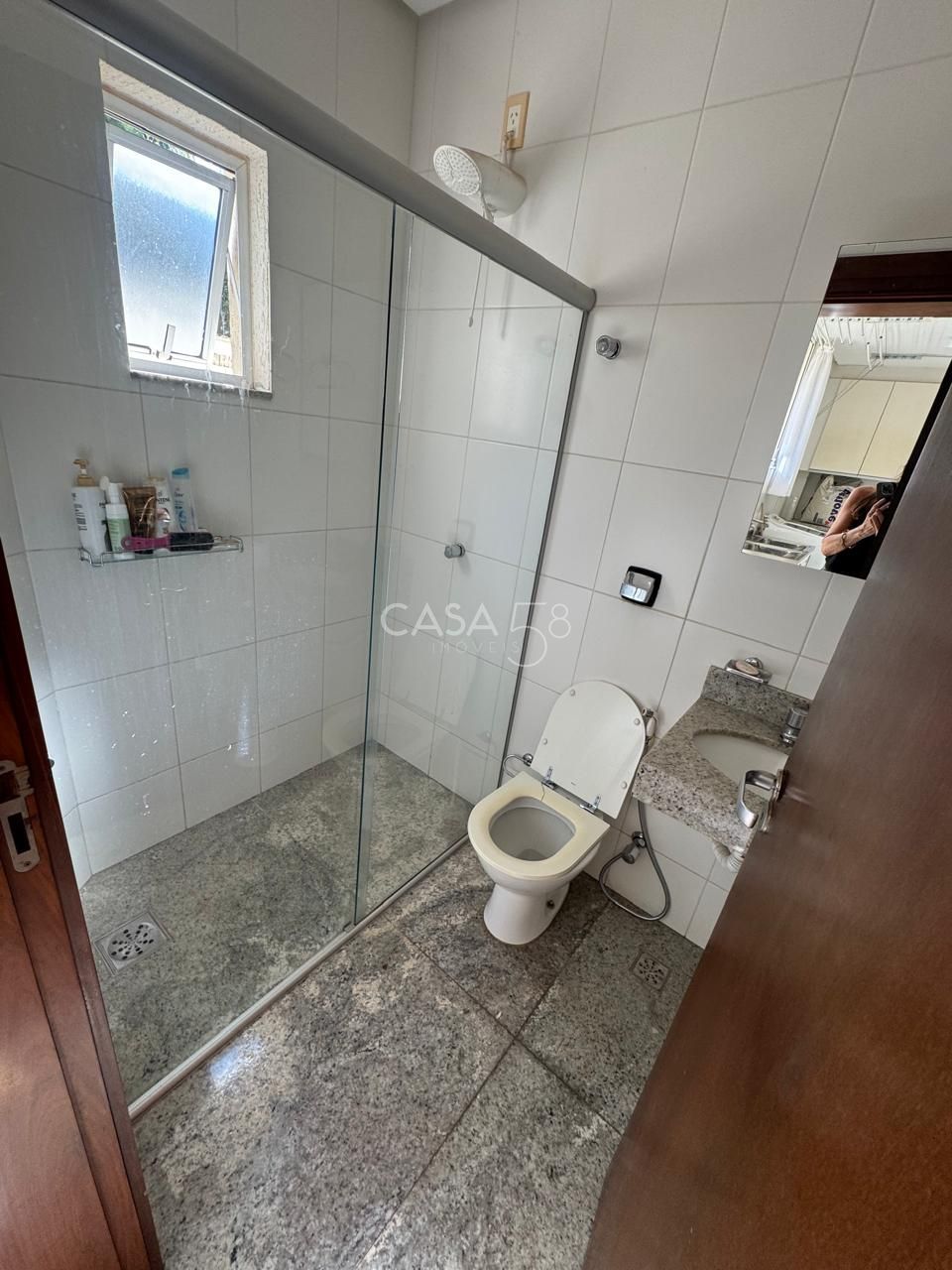 Sobrado de luxo no Alphaville Cruzeiro, 4 suítes, lote 1.800 m², const. 700 m²