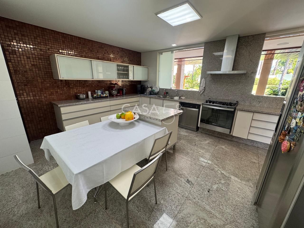 Sobrado de luxo no Alphaville Cruzeiro, 4 suítes, lote 1.800 m², const. 700 m²