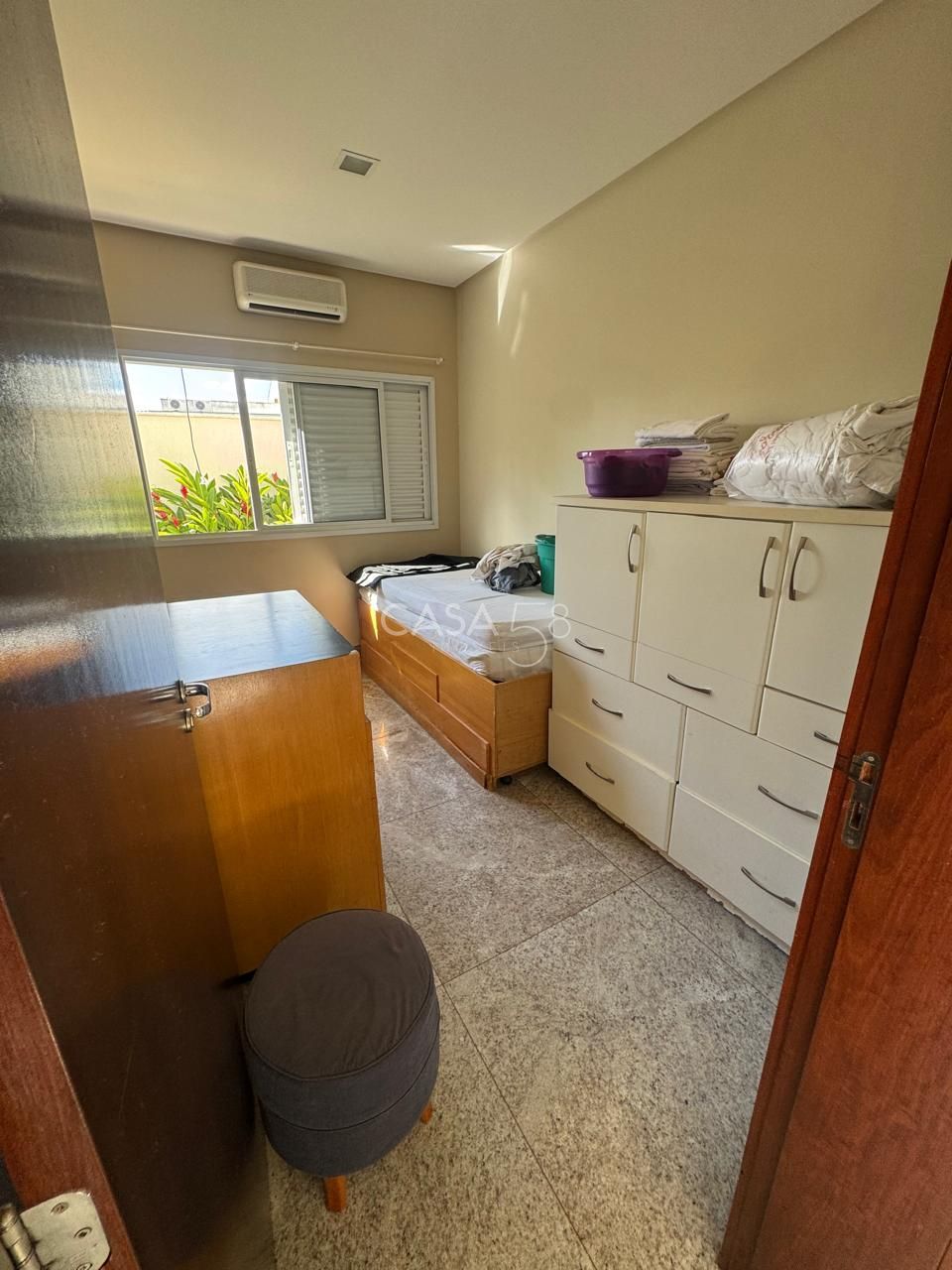 Sobrado de luxo no Alphaville Cruzeiro, 4 suítes, lote 1.800 m², const. 700 m²