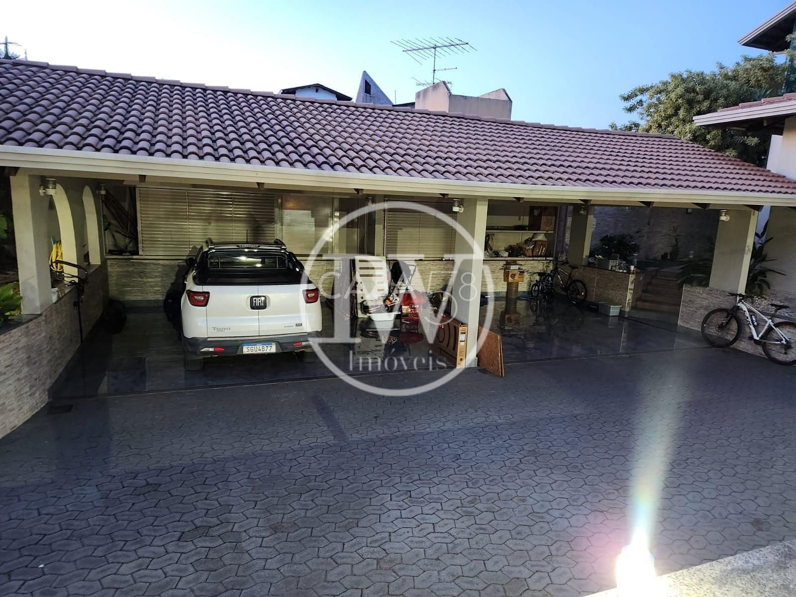 Sobrado à Venda no Setor Sul – 6 Suítes – 550m² – Luxo e Conforto em Goiânia