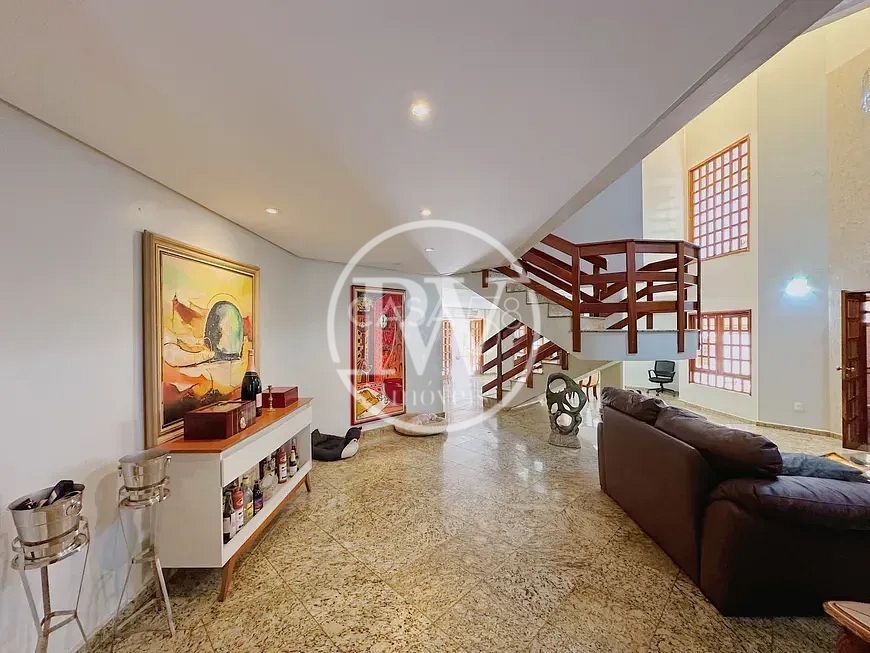 Sobrado de Alto Padrão à Venda – 470m² – 5 Quartos – Setor Marista – Goiânia