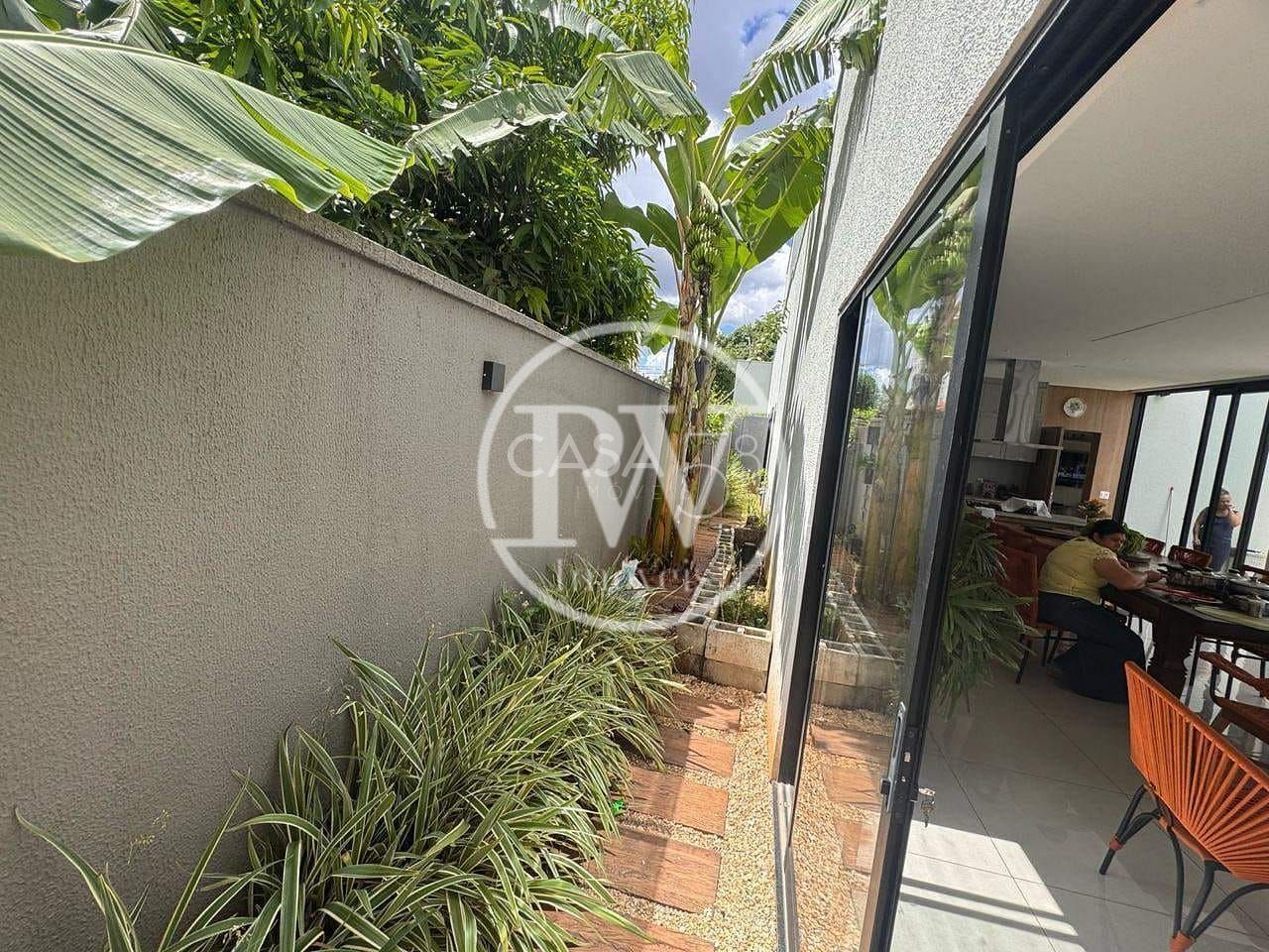 Casa Térrea de Alto Padrão à Venda no Jardim América, 5 Suítes 505m² de Terreno