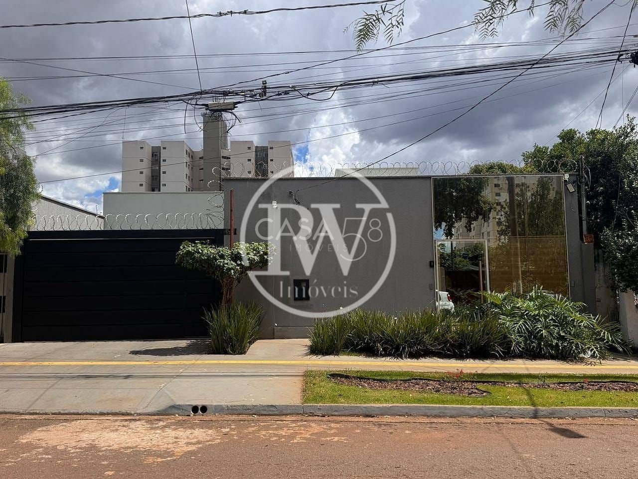 Casa Térrea de Alto Padrão à Venda no Jardim América, 5 Suítes 505m² de Terreno