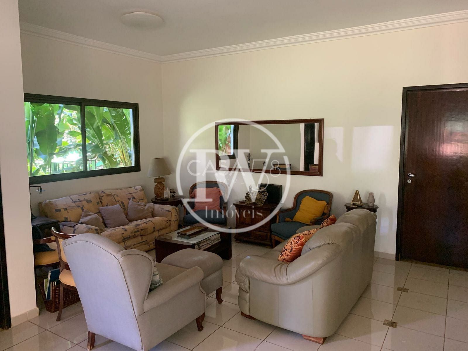 Terreno de 1.250 m² | 324 m² Construídos | 5 Suítes + Escritório