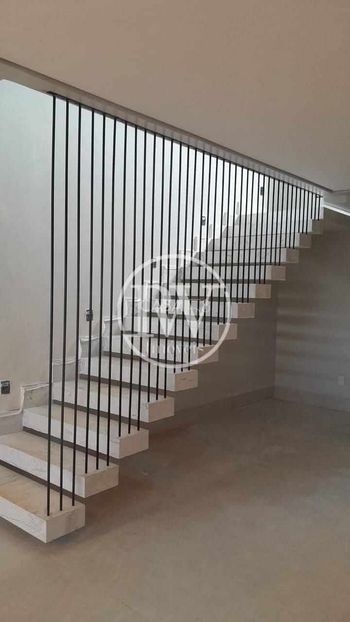 Sobrado no Jardins Barcelona à Venda – 4 Suítes – 296 m² Construídos