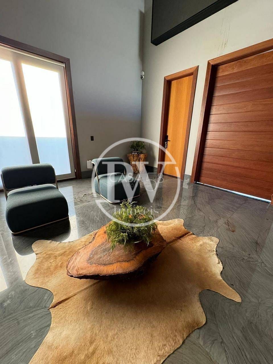 Sobrado de Alto Padrão no Jardins Itália – 460 m² construído | Lote de 582 m²