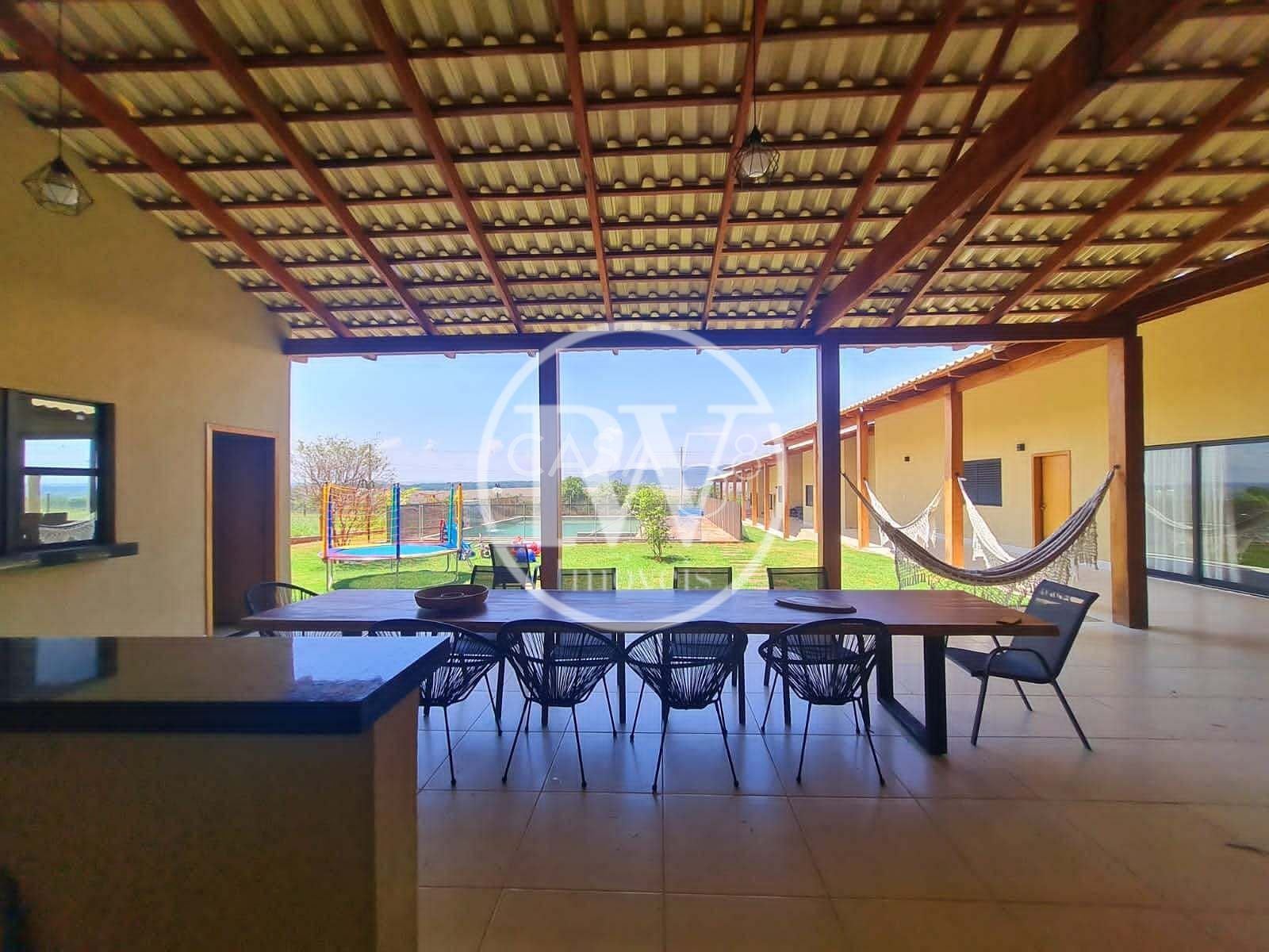 Casa em Condomínio Fechado à Venda – 6 Suítes – 430 m² Construídos – 1.500 m²