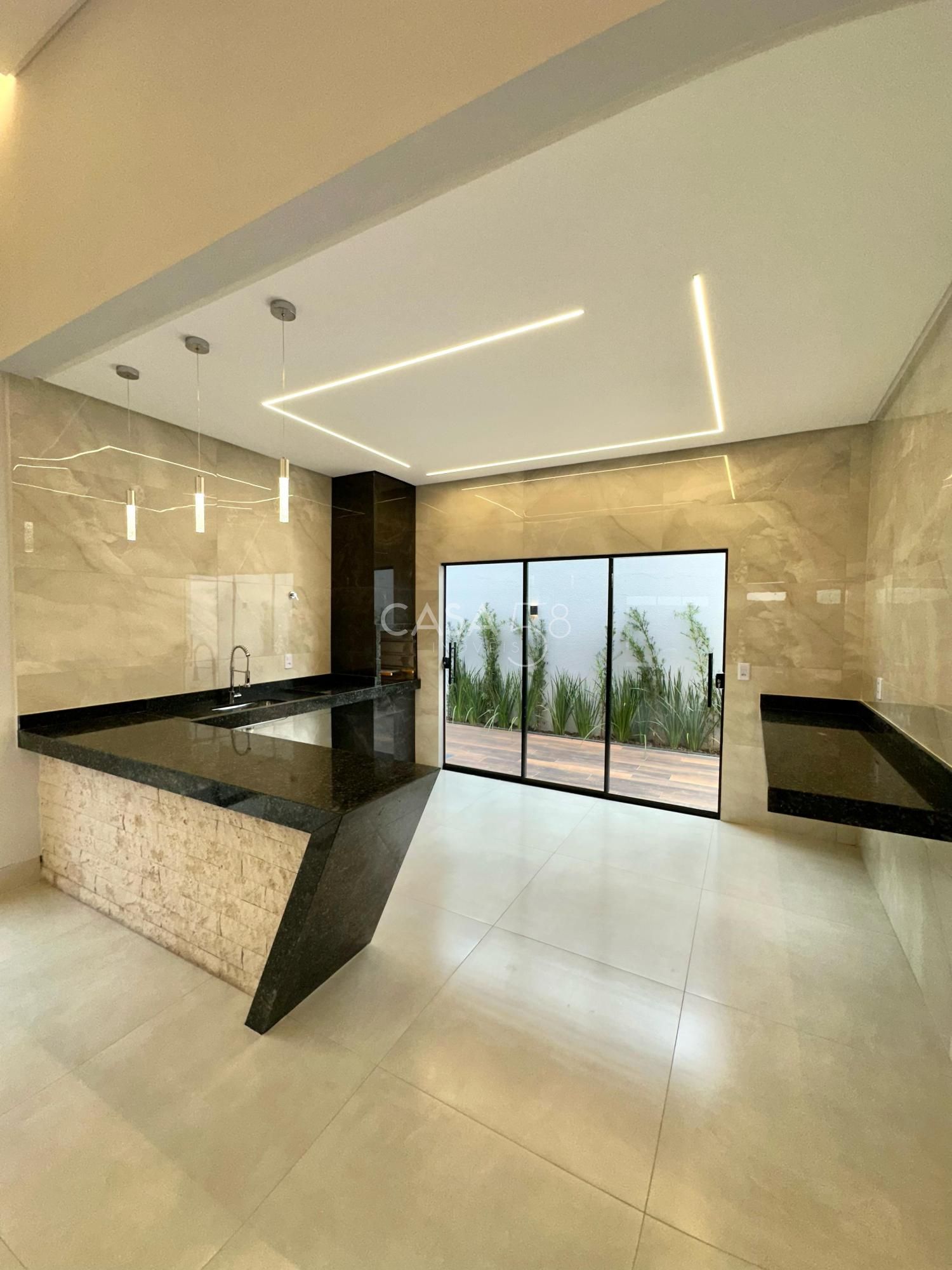 Casa moderna à venda no Residencial Monte Cristo – 3 quartos, suíte, quintal