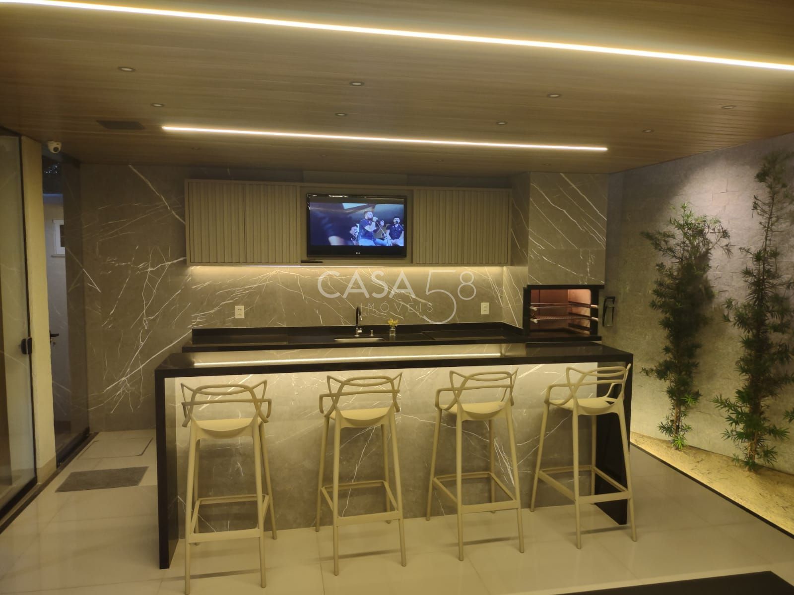 Casa Térrea de Alto Padrão no Setor Bueno – 5 Quartos, 3 Suítes,