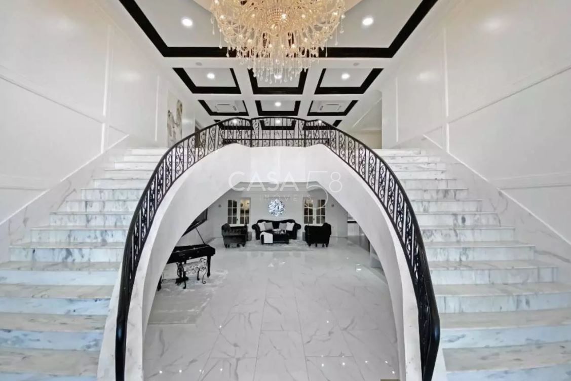 Sobrado Mansão de Luxo em condominio fechado, sendo 07 quarttos e 7  Suítes, em