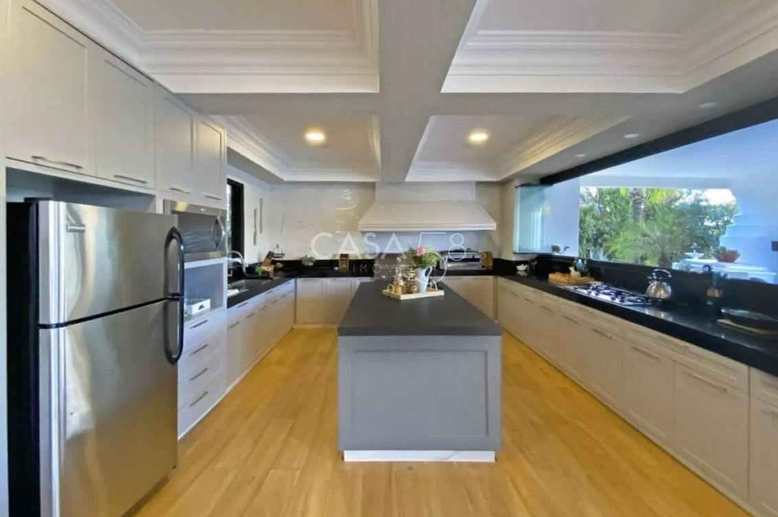 Sobrado Mansão de Luxo em condominio fechado, sendo 07 quarttos e 7  Suítes, em