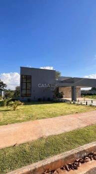 Casa de Campo em condomínio fechado