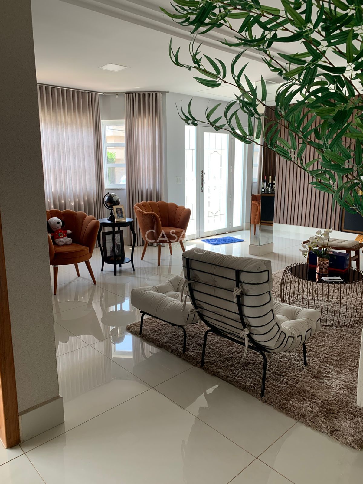 Sobrado de Esquina à Venda no Jardins Madri |3 suites| Piscina | – Goiânia/GO