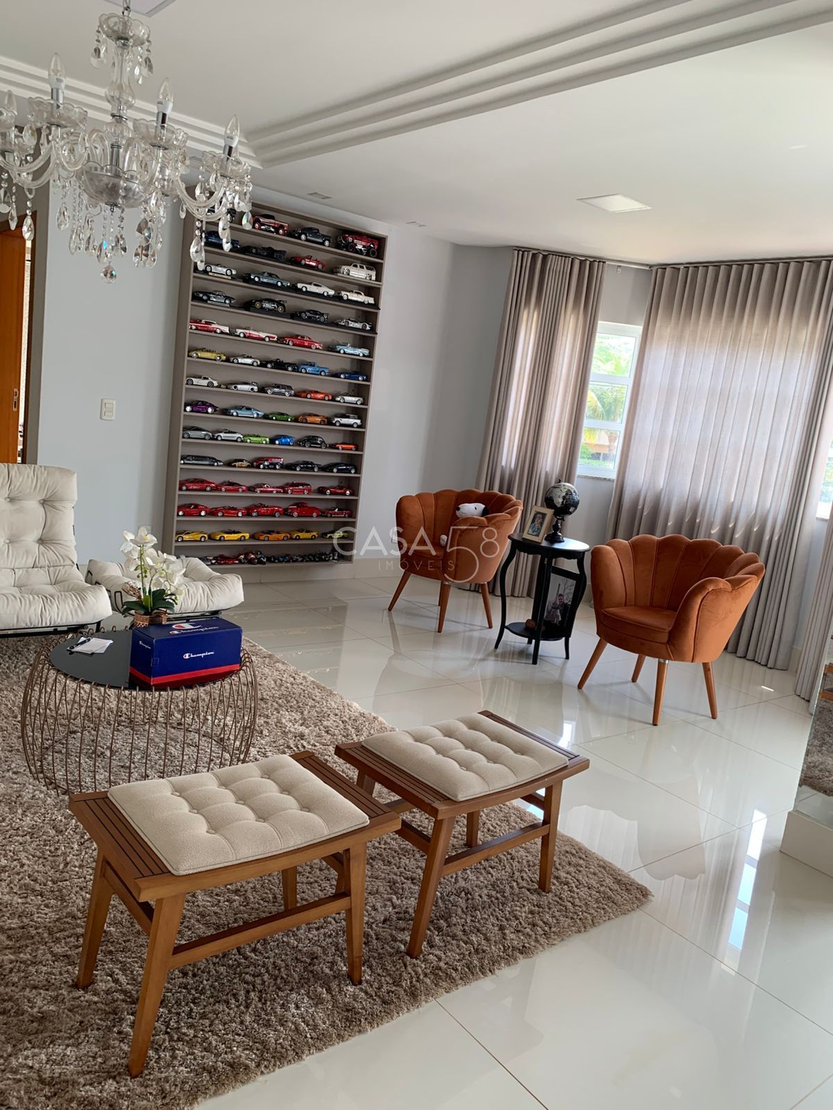 Sobrado de Esquina à Venda no Jardins Madri |3 suites| Piscina | – Goiânia/GO