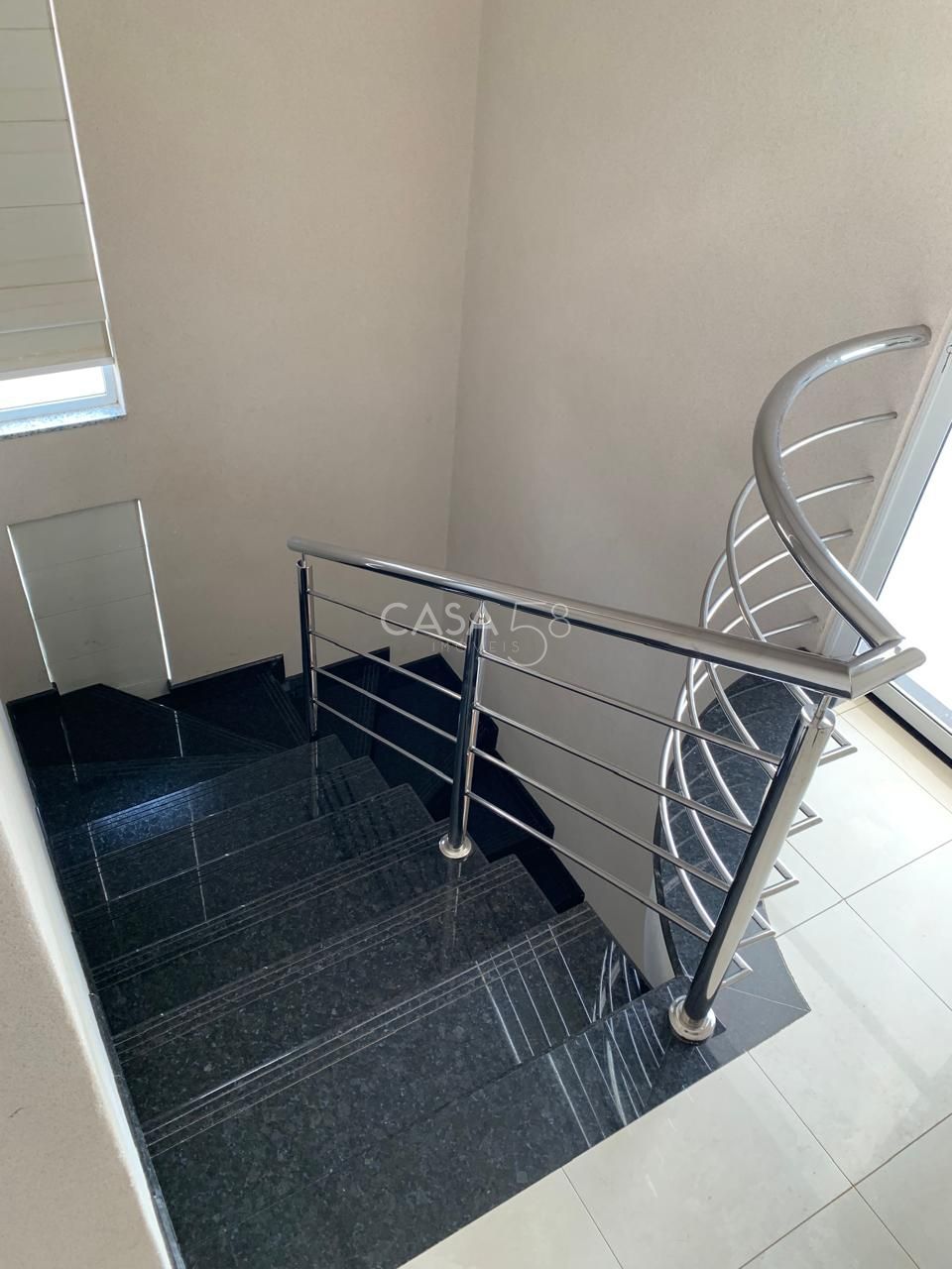 Sobrado de Esquina à Venda no Jardins Madri |3 suites| Piscina | – Goiânia/GO